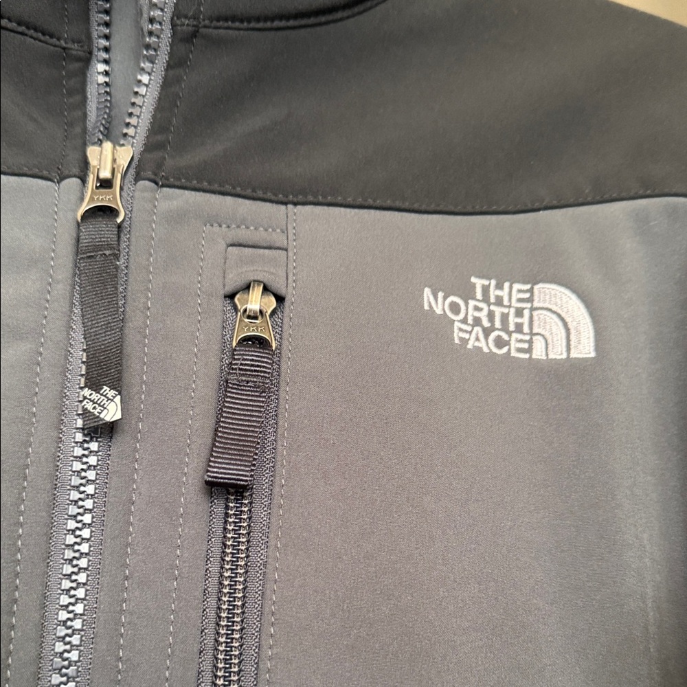 The North Face Men's Dual-Tone Performance Jacket Boy’s XL - Picture 2 of 5
